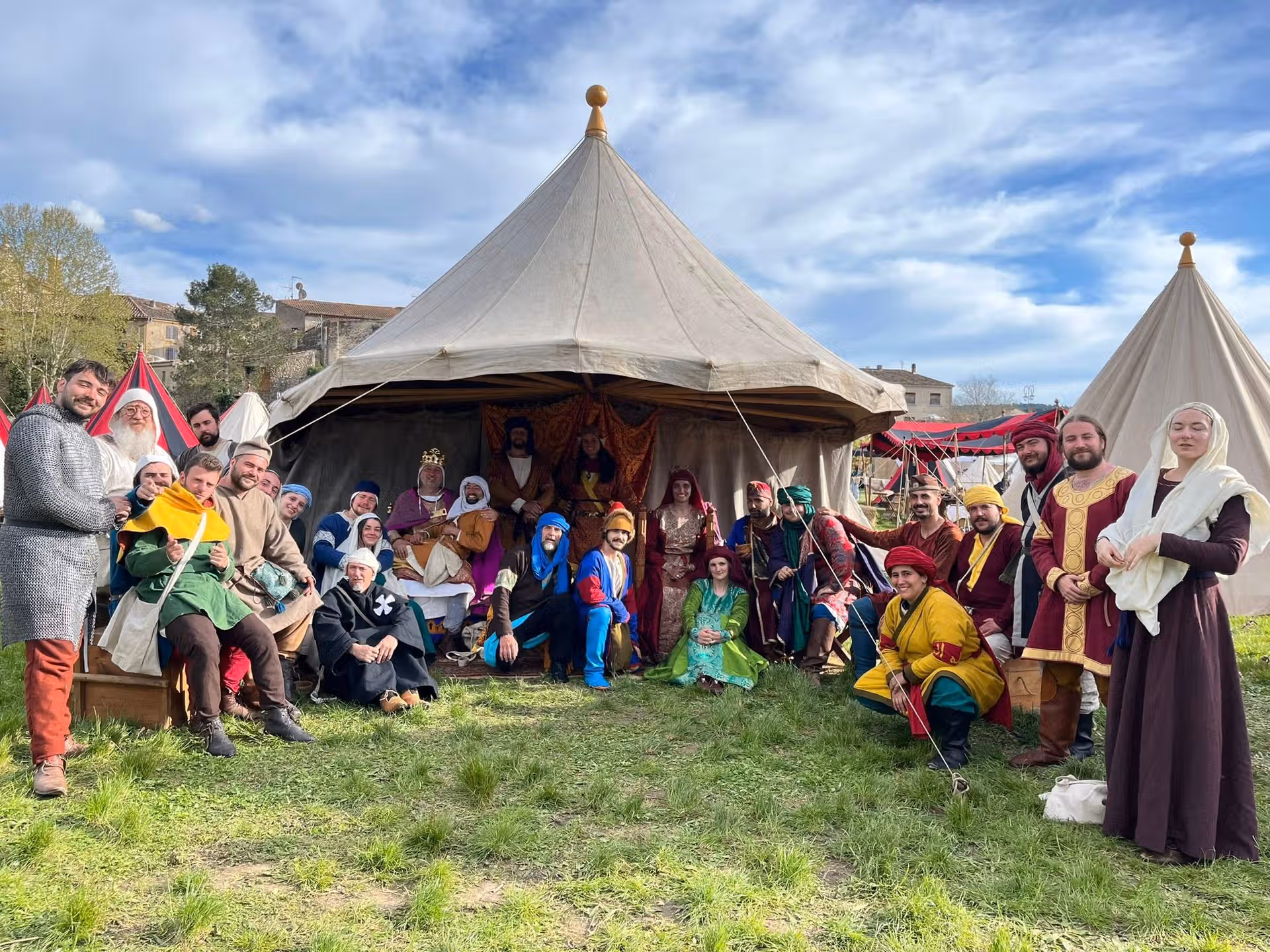 Troupe des seigneurs d'orient devant sa tente